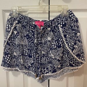 Lily fish patterned shorts